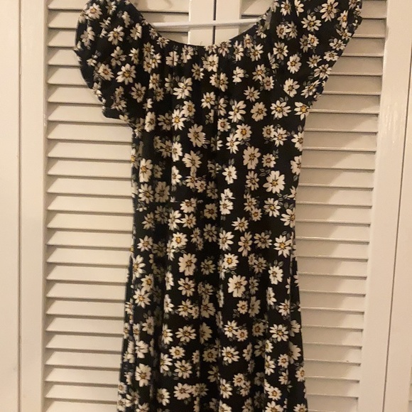 Floral Print Dress. Super Cute - Picture 4 of 4